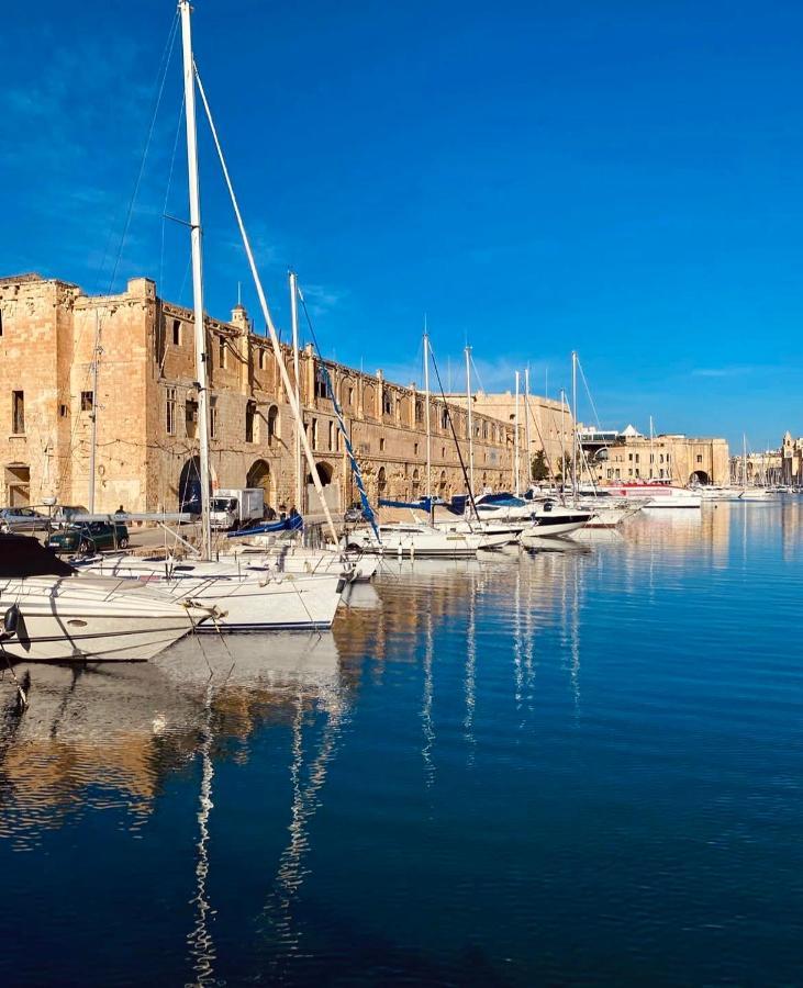 New & Unique Apartment - A 5 Minutes Ferry To Capital City Of Valletta セングレア エクステリア 写真