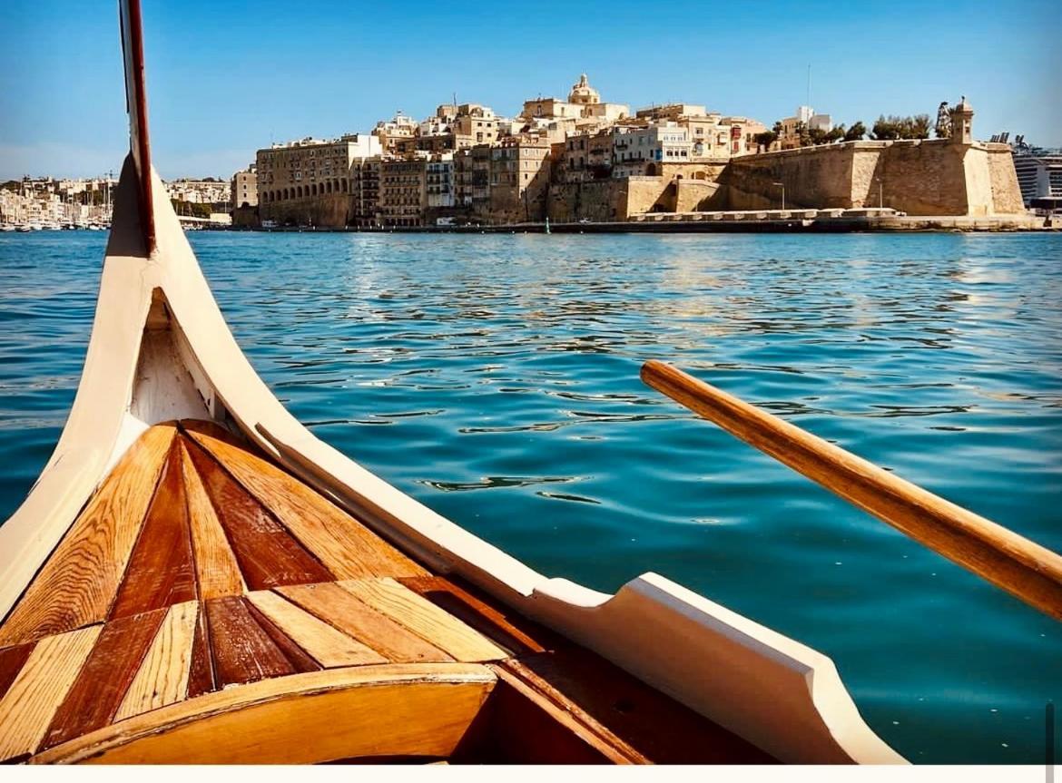 New & Unique Apartment - A 5 Minutes Ferry To Capital City Of Valletta セングレア エクステリア 写真